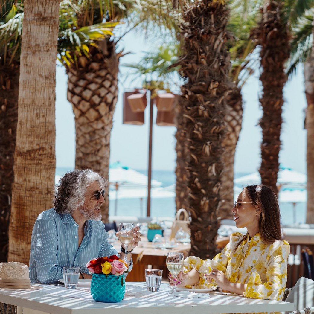 Couple having lunch at Nammos Limassol